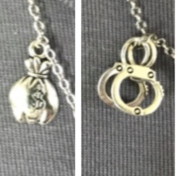 Adventures of Huckleberry Finn by Mark Twain Handmade Literature Book Necklace - Picture 4 of 15